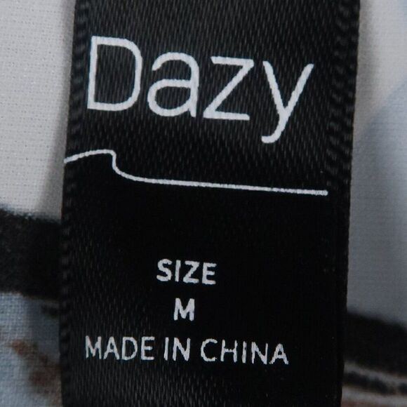 DAZY BLUE FLORAL LONG SLEEVE BUTTON DOWN TOP SIZE MEDIUM - Picture 2 of 6